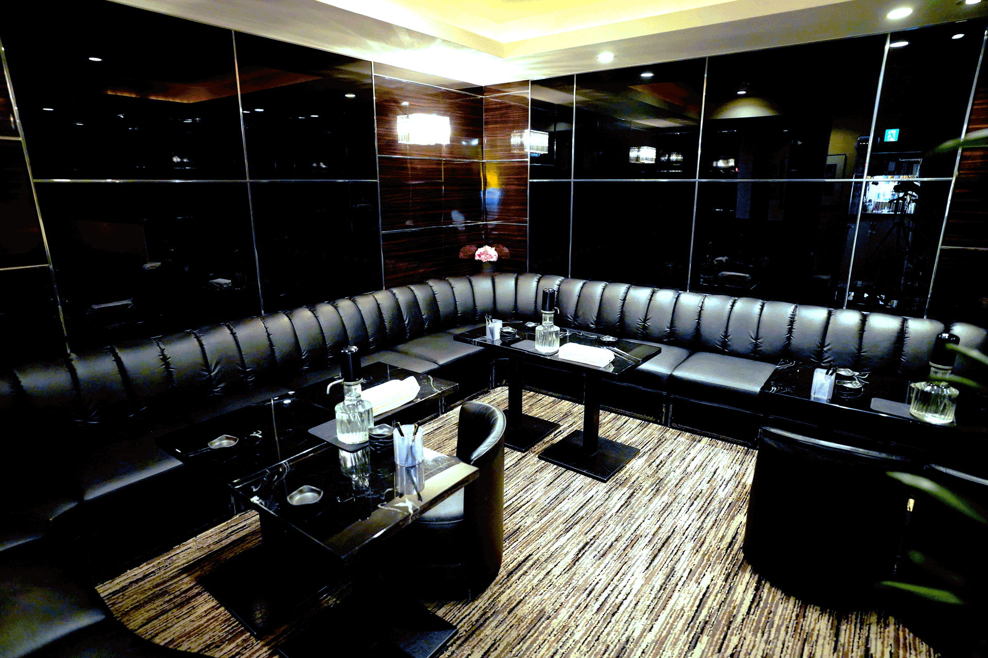 クラブEXEエグゼ店内